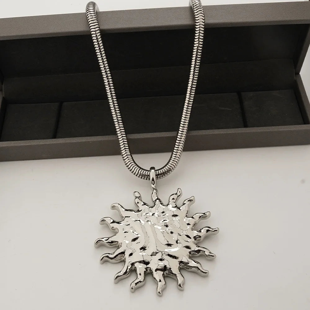 Collar Queen Silas (2 Colores)