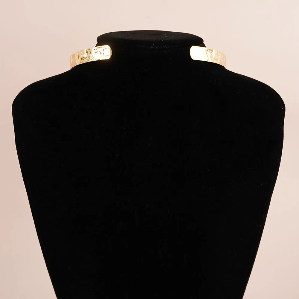 Gargantilla Queen Fergus