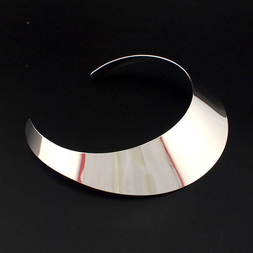 Gargantilla Queen Guidie (2 Colores)