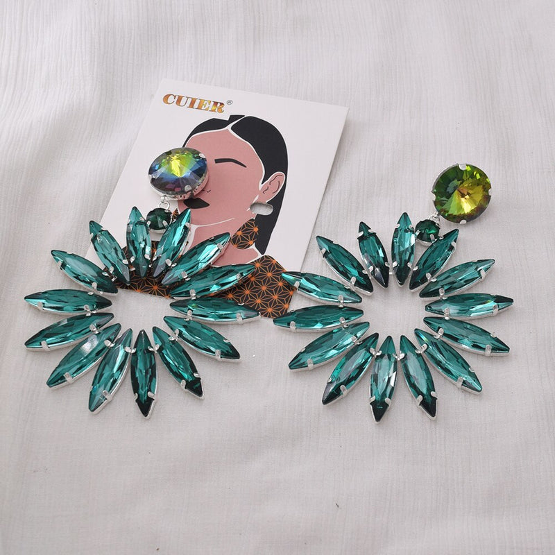 Pendientes de clip Queen Copolar (4 Colores)