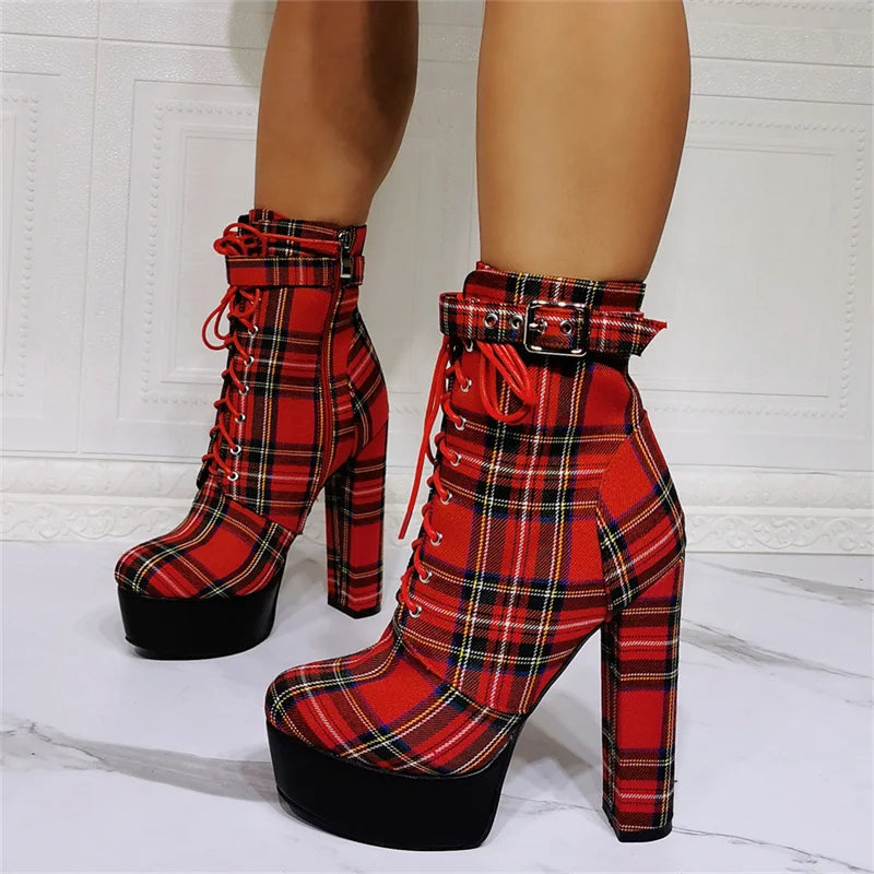 Botas Queen Highschool (Rojo y negro)