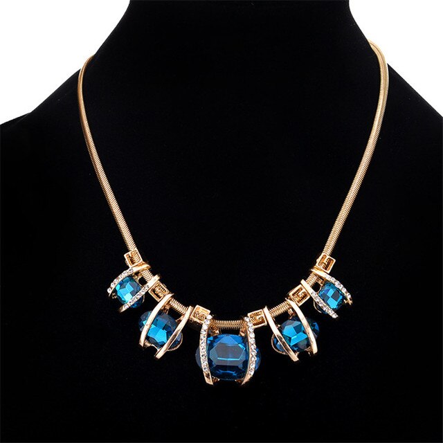 Collar Queen Esmeralinha (2 Colores)