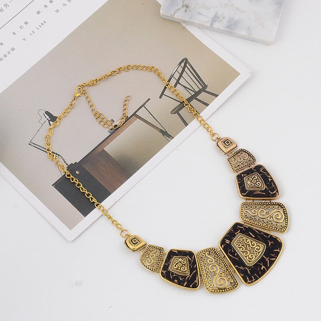 Collar Queen Hevaria (6 Colores)